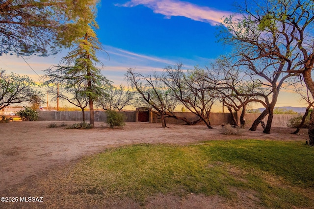 822 E Pomerene Rd, Benson, AZ 85602 - view of yard at dusk
