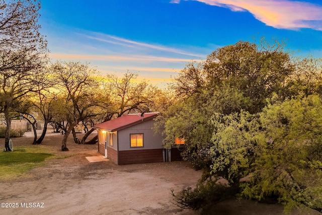 822 E Pomerene Rd, Benson, AZ 85602 - view of home's exterior featuring dirt driveway