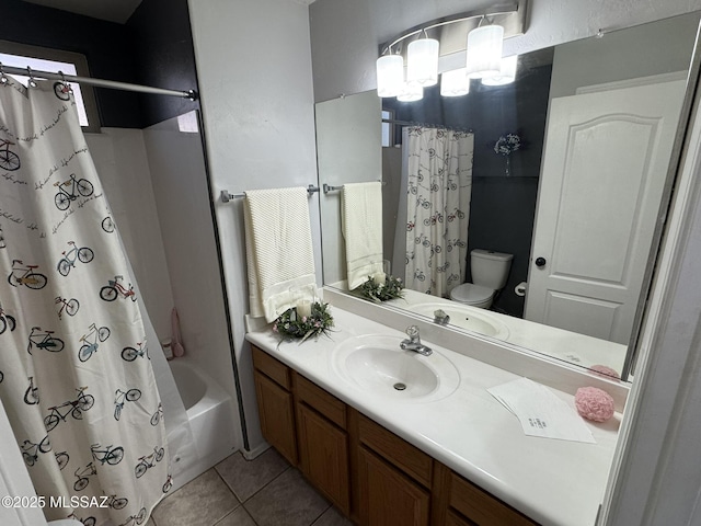 7456 E Placita Del Espiritu, Tucson, AZ 85715 - bathroom featuring shower / bathtub combination with curtain, tile patterned floors, vanity, and toilet