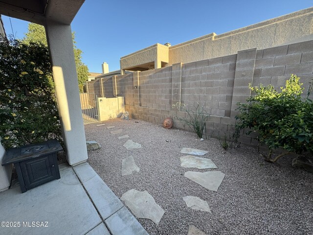 7456 E Placita Del Espiritu, Tucson, AZ 85715 - view of yard with a gate