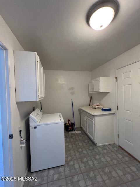 full bathroom with tile patterned flooring, shower / bath combination with curtain, toilet, vanity, and visible vents
