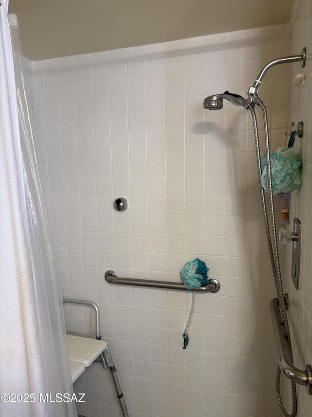 291 E Los Rincones, Green Valley, AZ 85614 - bathroom with a stall shower