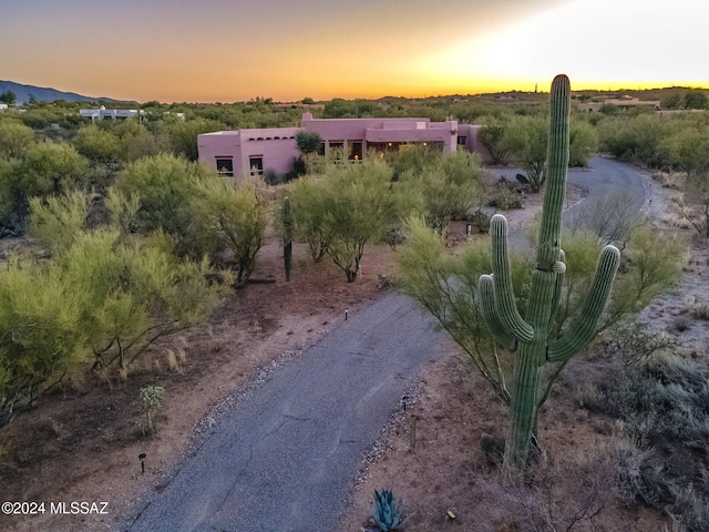 view of aerial view at dusk