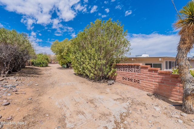 649 W Via, San Mateo, Green Valley, AZ 85614 - view of road