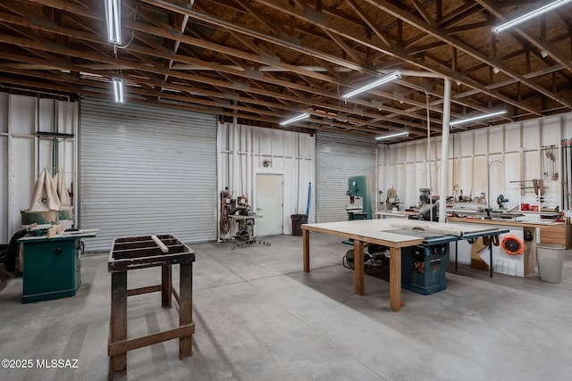 17300 S Camino Cartagena, Sahuarita, AZ 85629 - garage featuring a workshop area
