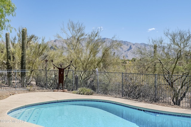 5140 N Via Condesa, Tucson, AZ 85718 - view of swimming pool featuring a mountain view