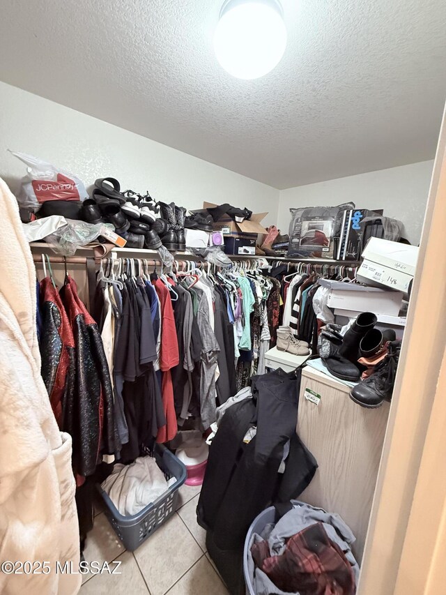 2019 W Calle Cielo De Oro, Tucson, AZ 85746 - spacious closet featuring tile patterned flooring