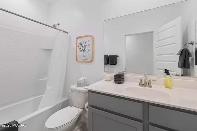 bathroom with shower / tub combo with curtain, vanity, and toilet