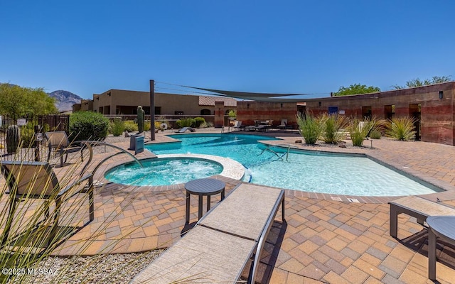 13274 Humphreys Peak Dr, Oro Valley, AZ 85755 - pool with fence, a community hot tub, and a patio area
