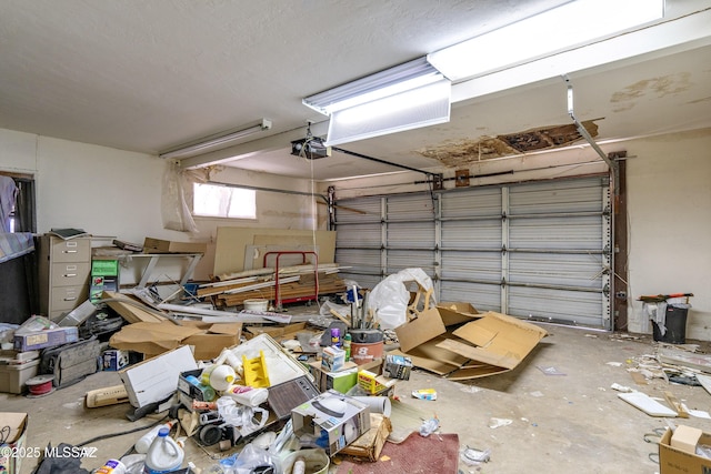601 N Sahuara Ave, Tucson, AZ 85711 - garage featuring a garage door opener