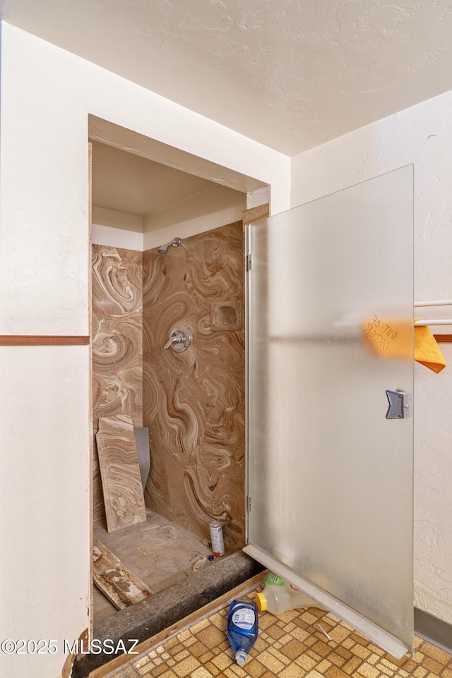 601 N Sahuara Ave, Tucson, AZ 85711 - bathroom featuring a shower