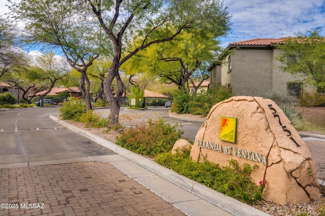 view of community / neighborhood sign