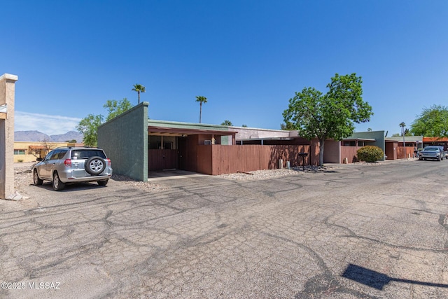 8341 E Placita Prado, Tucson, AZ 85710 - view of front of home featuring a mountain view