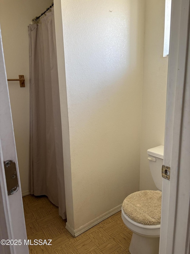 full bathroom with toilet
