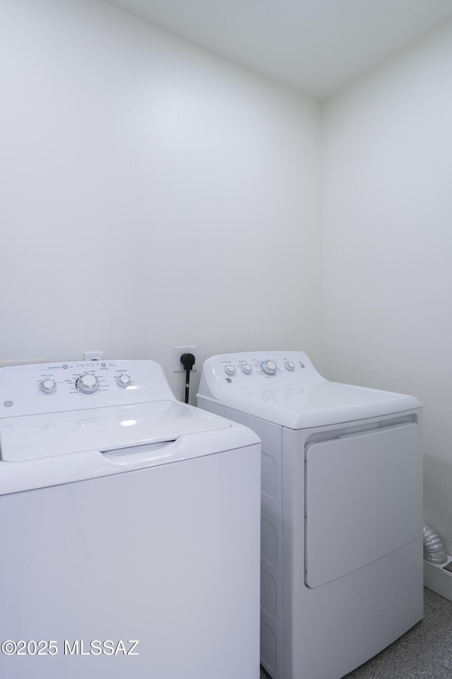 1720 W Cessna Way, Tucson, AZ 85755 - clothes washing area with independent washer and dryer