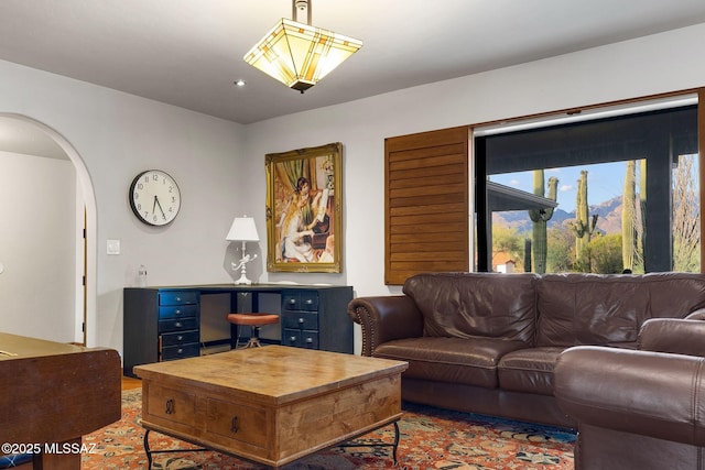 901 W Las Lomitas Rd, Tucson, AZ 85704 - living area featuring arched walkways