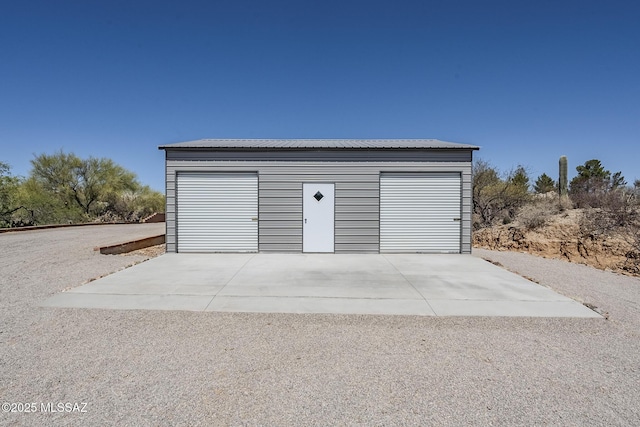 view of detached garage
