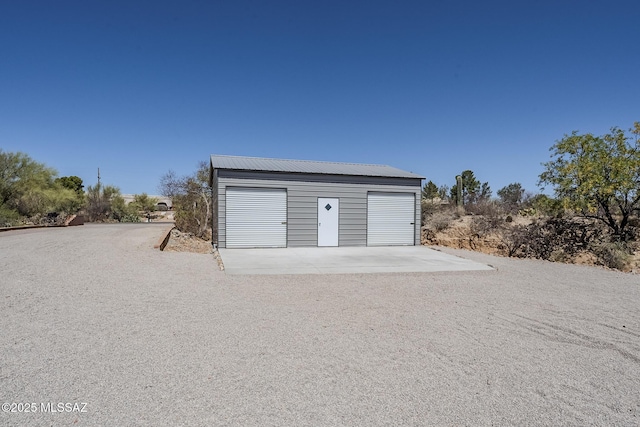 view of detached garage