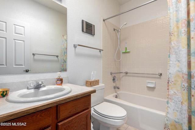 full bath with shower / tub combo, toilet, and vanity
