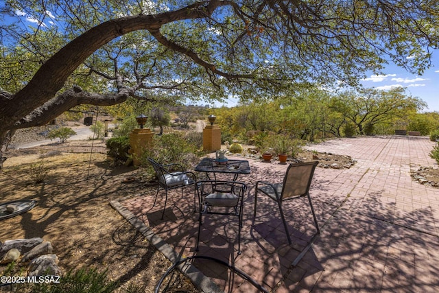 280 W Oak Hills Dr, Oracle, AZ 85623 - view of patio / terrace