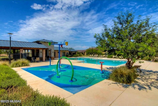6515 E Vuelta Tierra Blanca, Tucson, AZ 85756 - community pool with a patio