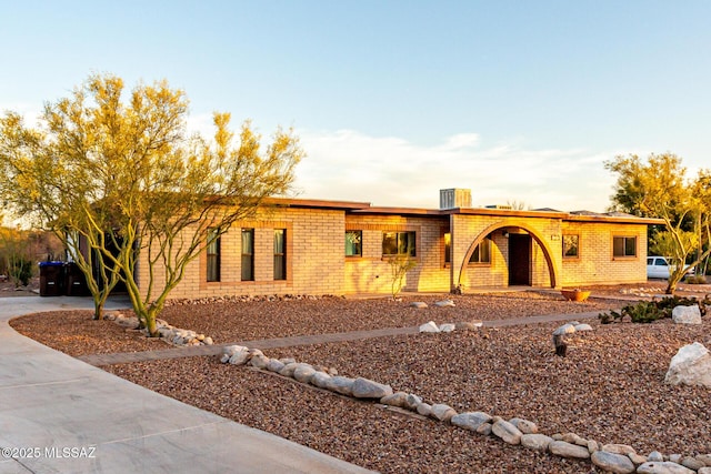 1363 W Dawn Dr, Tucson, AZ 85704 - view of front of home with brick siding