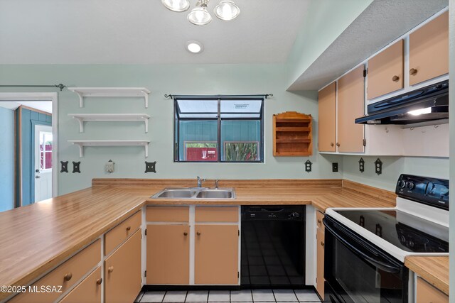 2991 W Basil Pl, Tucson, AZ 85741 - unfurnished sunroom featuring vaulted ceiling