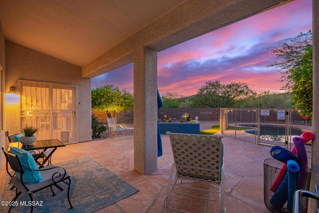 5305 N Via Ln, Doncella, Tucson, AZ 85750 - view of patio with a fenced backyard