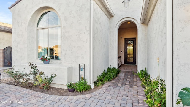 2230 E Thunder Bluff Dr, Green Valley, AZ 85614 - doorway to property featuring stucco siding