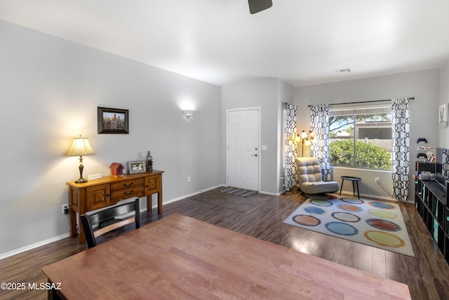 14472 S Camino Tierra Monte, Sahuarita, AZ 85629 - entrance foyer with wood finished floors and baseboards