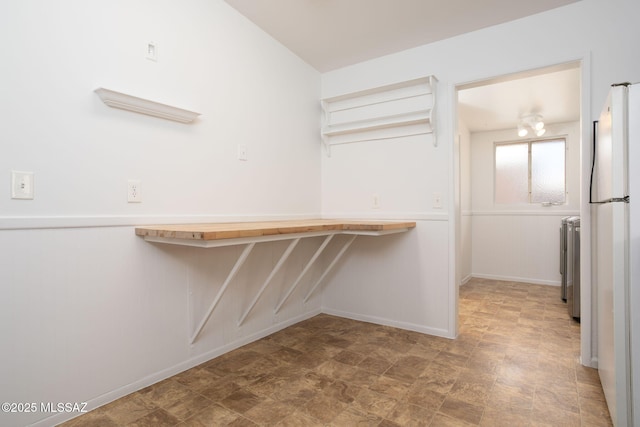 5930 E 32nd St, Tucson, AZ 85711 - walk in closet with washer / dryer