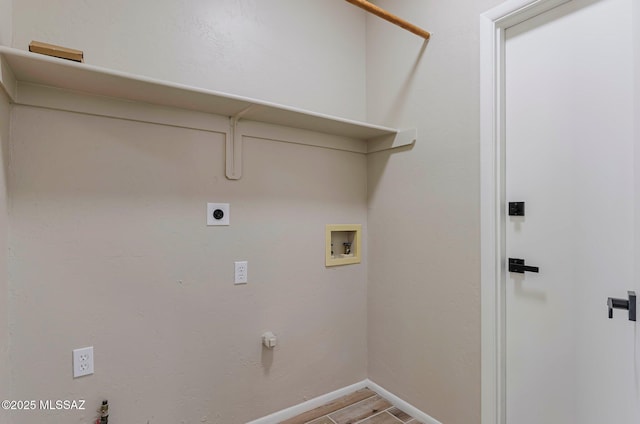 9290 N Jessy Ln, Tucson, AZ 85742 - laundry area featuring light wood finished floors, laundry area, hookup for a washing machine, baseboards, and gas dryer hookup