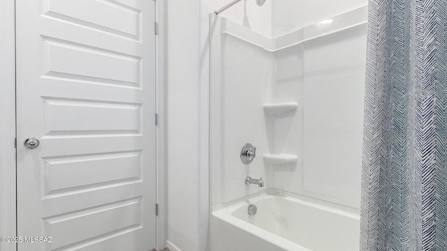9828 E Gray Hawk Dr, Tucson, AZ 85730 - full bath featuring shower / bathtub combination with curtain
