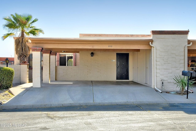 2712 N Beverly Ave, Tucson, AZ 85712 - view of front facade with board and batten siding