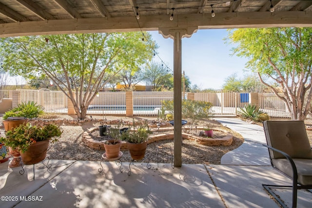 13960 E Placita Simpatica, Vail, AZ 85641 - view of patio featuring fence