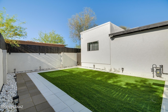 1025 N Perry Ave, Tucson, AZ 85705 - view of yard with fence private yard
