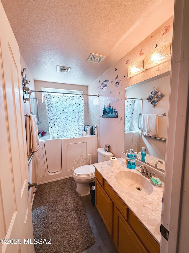 2692 W Dove Ln, Thatcher, AZ 85552 - full bath featuring a textured ceiling, shower / tub combo, toilet, vanity, and wood finished floors