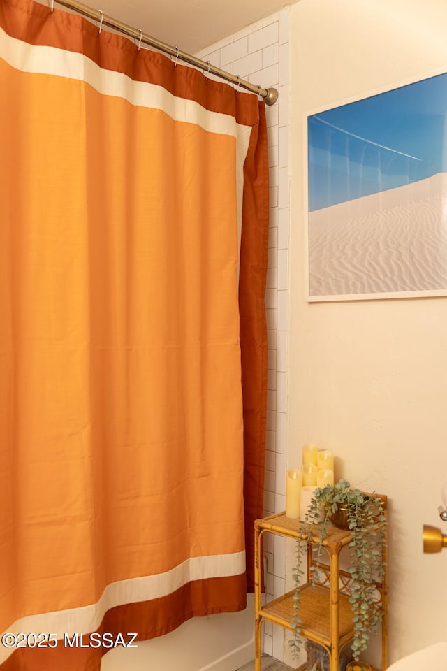 7302 E Placita Sinaloa, Tucson, AZ 85710 - bathroom with a shower with shower curtain