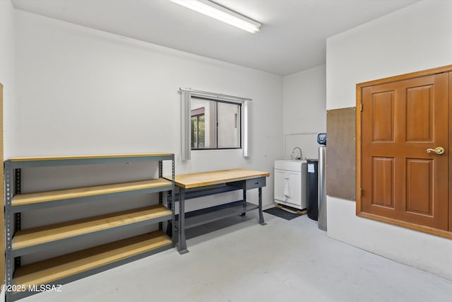12431 E Cape Horn Dr, Tucson, AZ 85749 - below grade area featuring a sink
