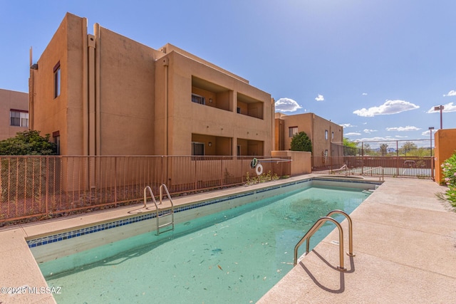 1810 E Blacklidge Dr Apt 827, Tucson, AZ 85719 - community pool with fence