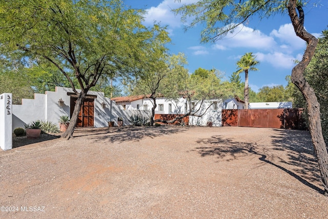 3263 E Broadway Blvd, Tucson, AZ 85716 - view of yard featuring a gate and fence