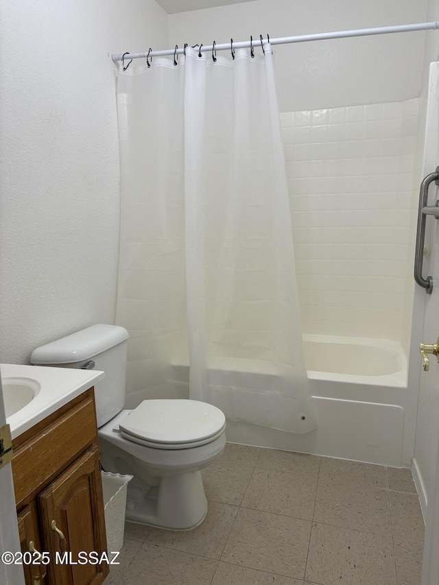 829 E Calle Esplendor, Nogales, AZ 85621 - bathroom featuring vanity, shower / bath combo, and toilet