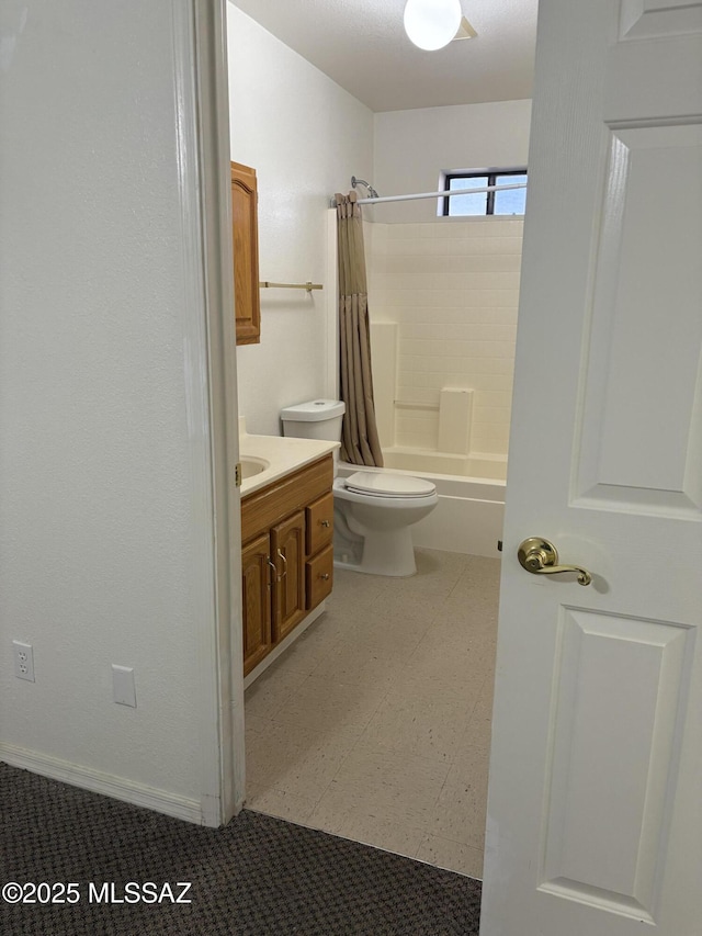829 E Calle Esplendor, Nogales, AZ 85621 - full bath with toilet, tile patterned floors, shower / tub combo with curtain, and vanity