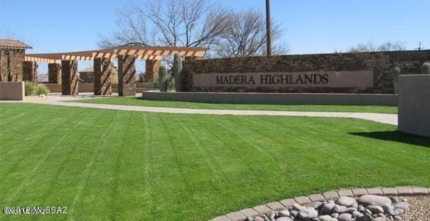 1020 E Wiley Squirrel Ln, Sahuarita, AZ 85629 - community / neighborhood sign with a yard