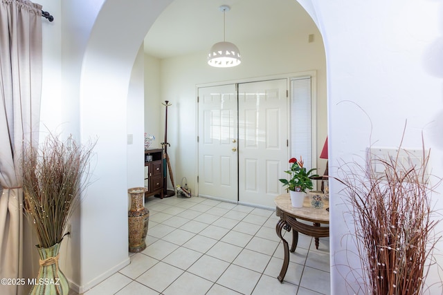 21 Kachina, Rio Rico, AZ 85648 - foyer entrance with arched walkways and light tile patterned floors
