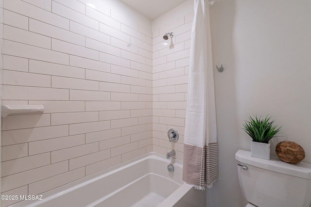 full bath with toilet and shower / bath combination with curtain