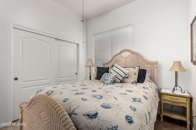 5884 S Azure Vista Way, Green Valley, AZ 85622 - bedroom featuring a closet