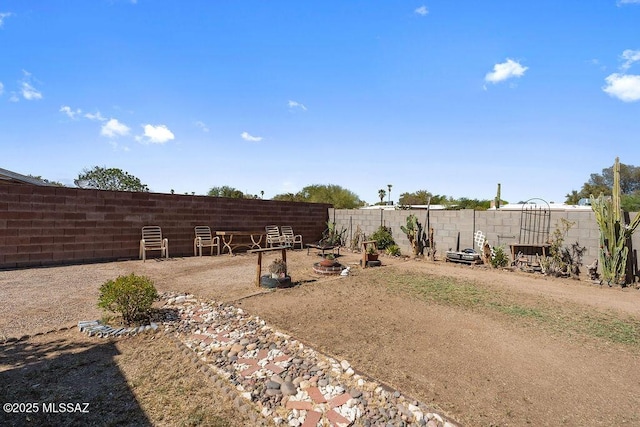 7420 N Oliver Ave, Tucson, AZ 85741 - view of yard featuring a fenced backyard