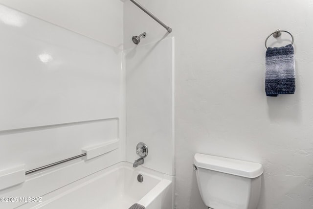full bath with bathtub / shower combination and toilet