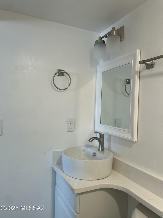 3923 E 17th St, Tucson, AZ 85711 - bathroom featuring vanity